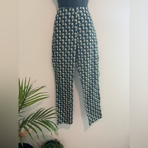 H&M Pants - H&M Black and White Ankle Cropped Pants